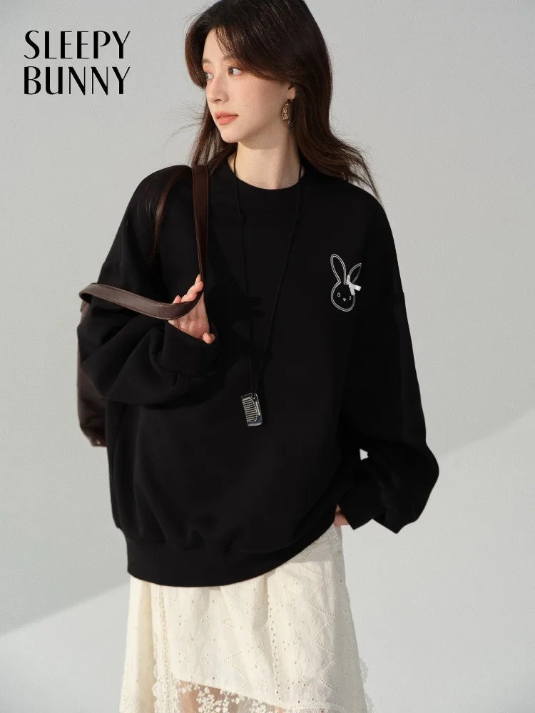 

Черный пуловер большого размера для женщин, повседневный свободный топ с круглым вырезом, милый свитшот с вышивкой кролика, мягкий хлопковый наряд с длинными рукавами