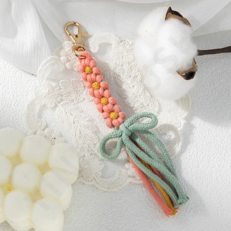 DIY Hand-woven Colorful Daisy Bow Tassel Keychain Ins Cute Bag Charm Pendant Gift For Girlfriends Keychains