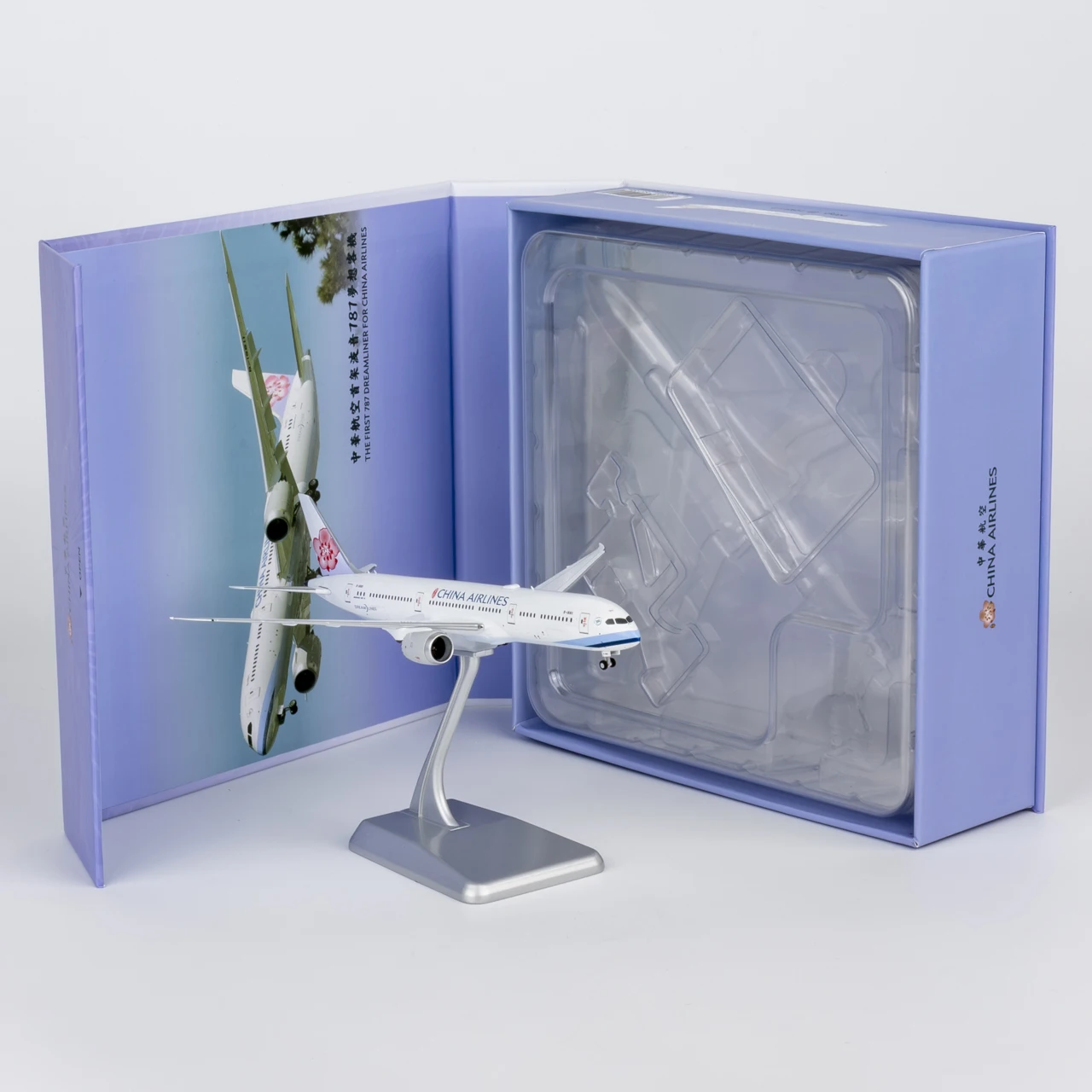 

55158 Alloy Collectible Plane Gift NG Models 1:400 China Airlines "Dreamliner" Boeing B787-9 Diecast Aircraft Jet Model B-18811