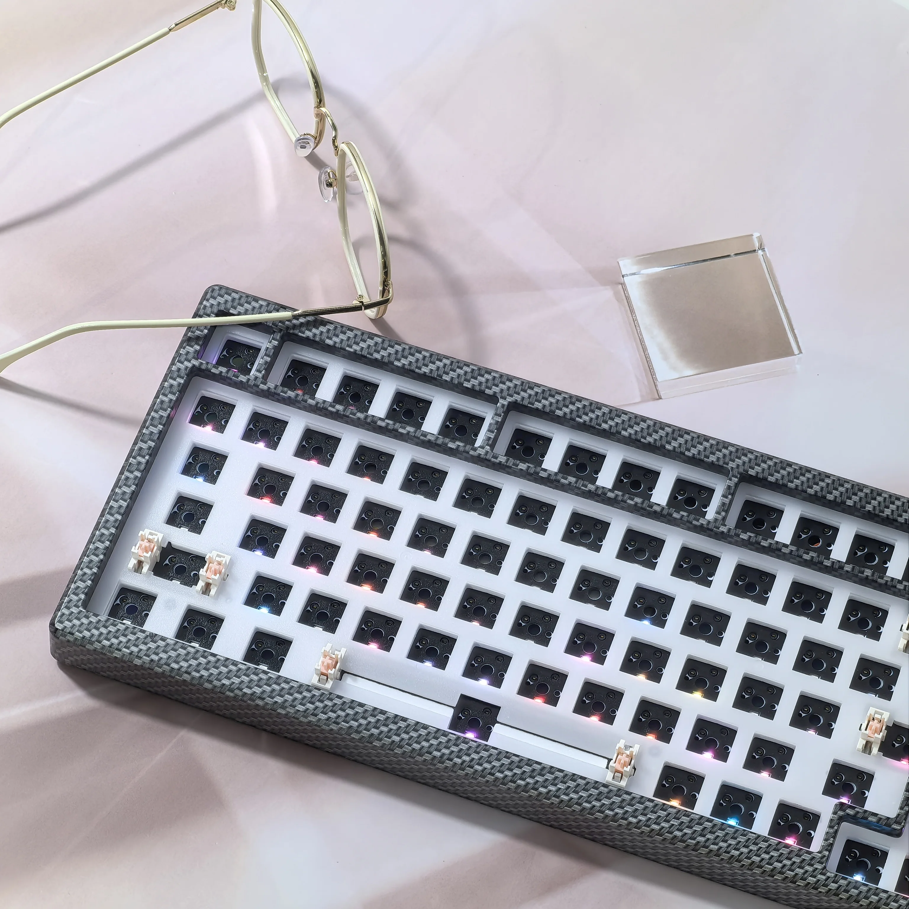 MAIMOOO Carbon Fibre Kit 3Mode 75% Layout Hot Swap 2.4G/BT/Wired Gasket Structure 82Keys Diy Mechanical Keyboard South Rgb Kit