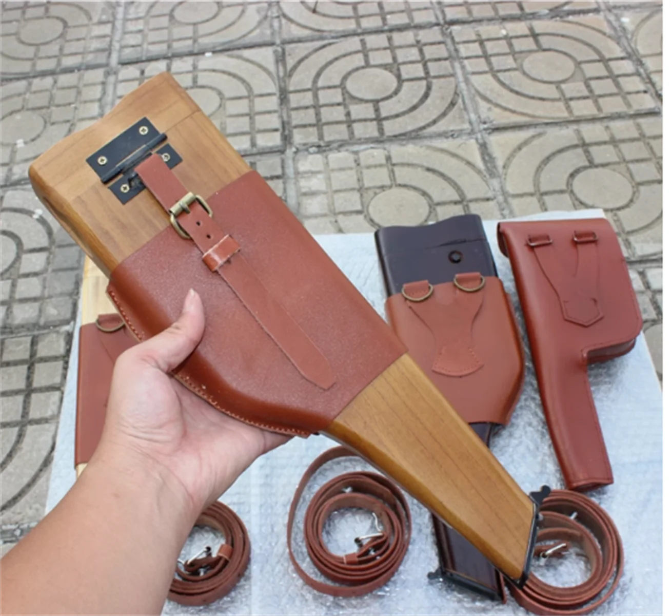 Funda de pistola con caja de madera