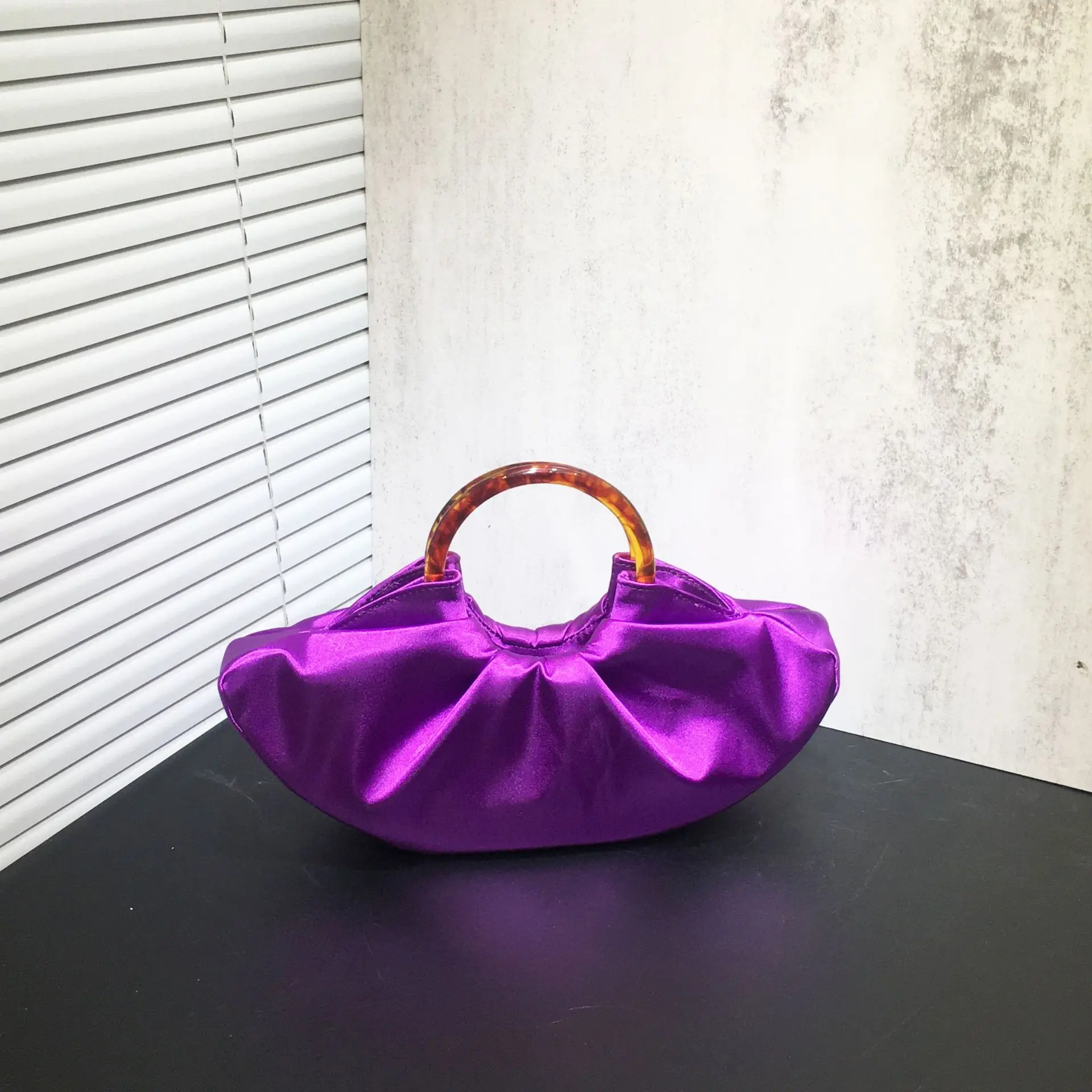 Luxury Satin Dinner Bag Designer Pleated Silk Cloud Bag High Quality Acrylic Handle Handbag for Women Evening Party Clutch Bag