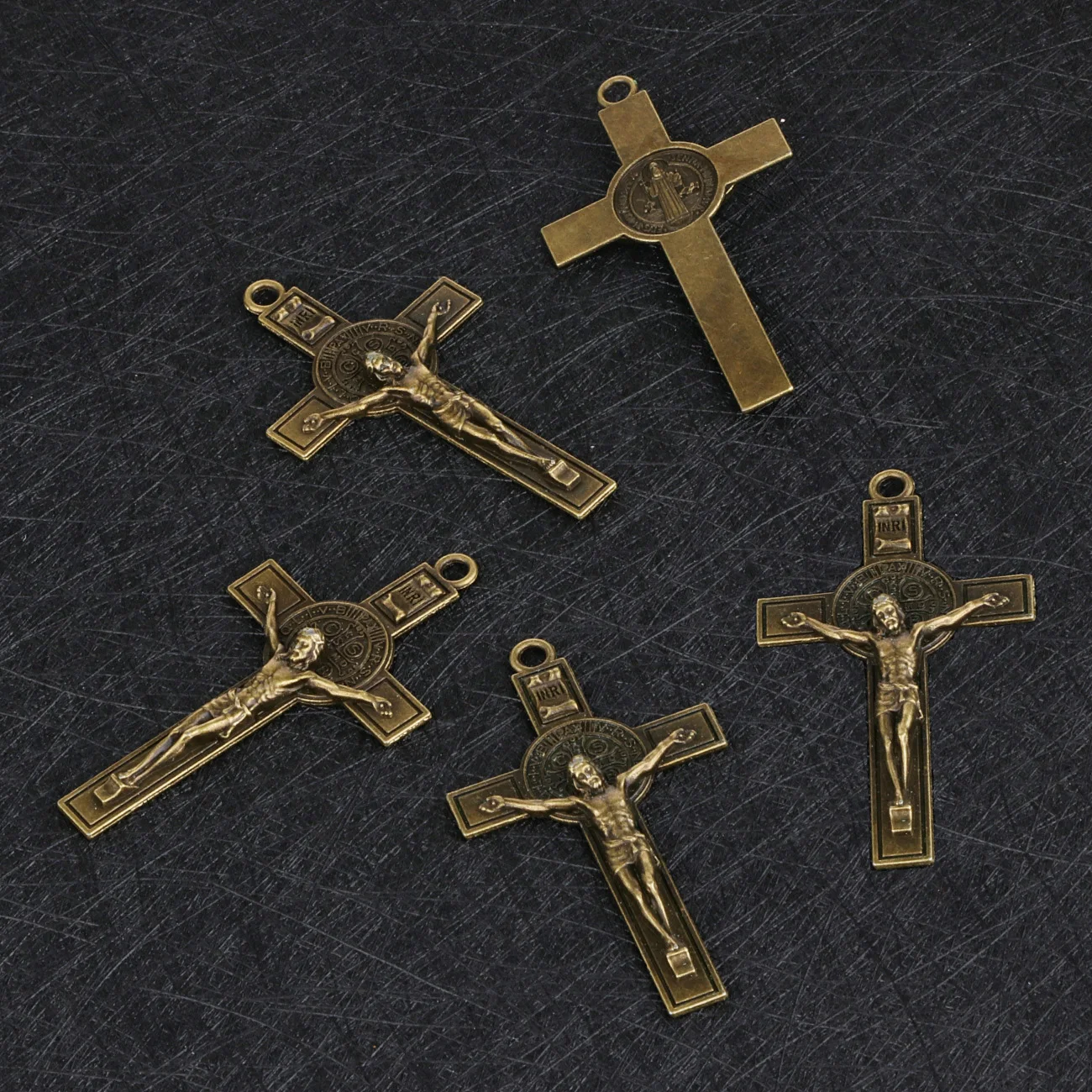 Cottvott 5Pcs/Lot Metal 75MM Large Jesus Crucifix Prayer Cross Pendant Memorial Ornaments Gift for DIY Necklace Jewelry Making