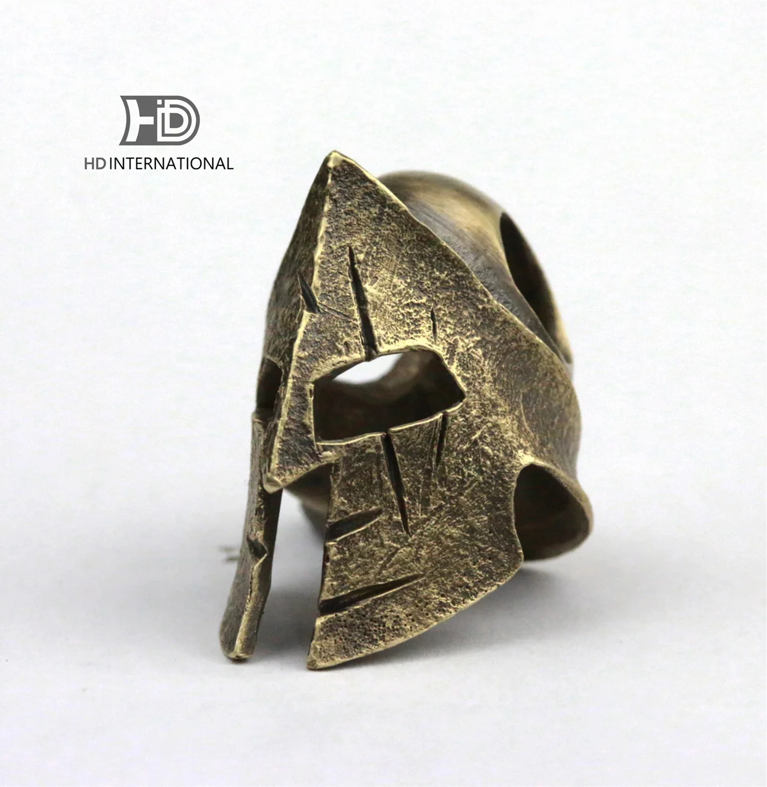 Spartan helmet pendant Creative Matte Ring Punk Rock Rap Men King Leonidas Helmet Spartan Hero Alabaster Small Sculpture with Br