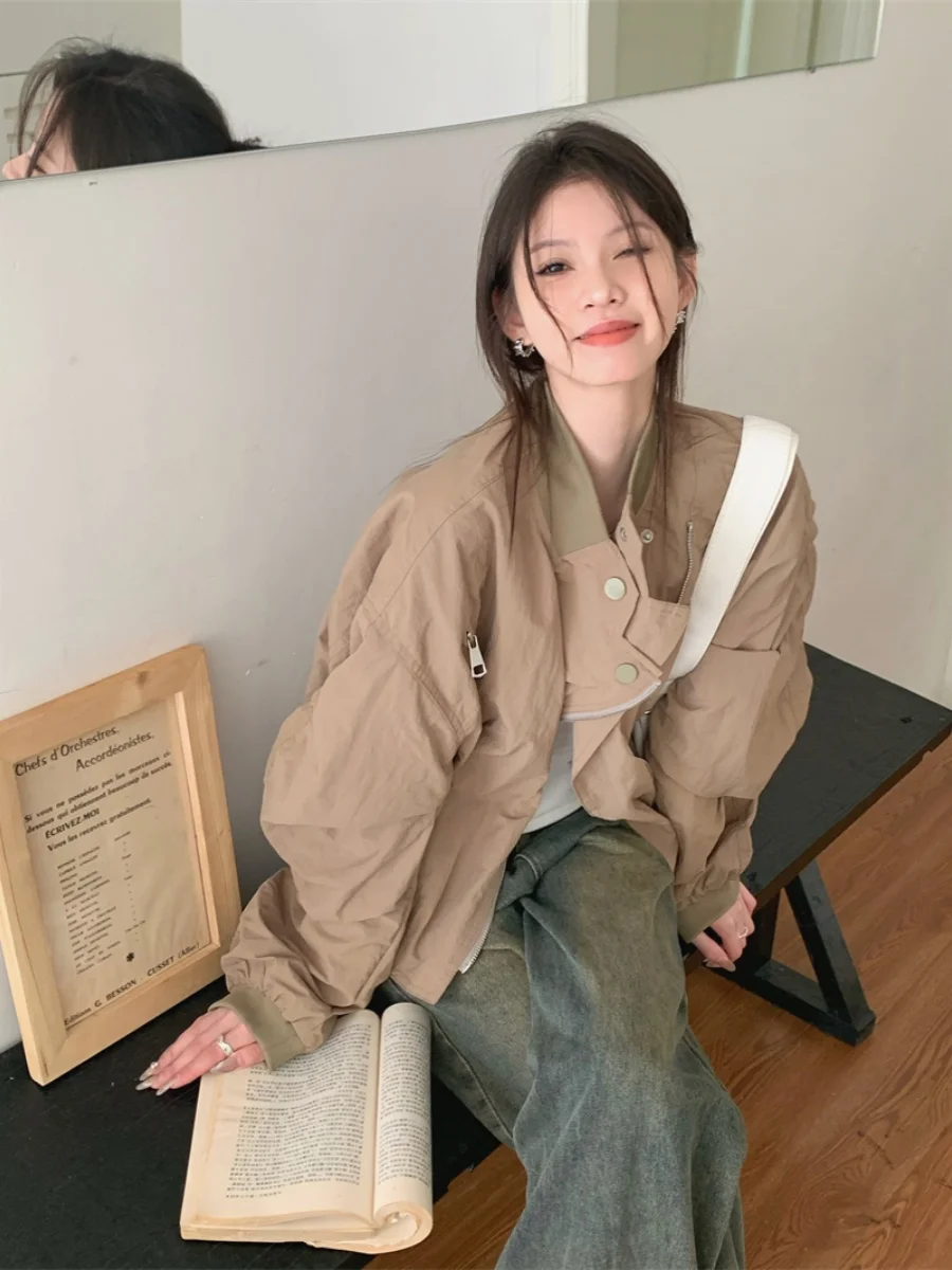 

Тренч Femme Длинное пальто Женщина Выпущенные буквы Сушка Серый-Белый Уменьшение возраста Простота Принт Винтаж Утилита Особенности