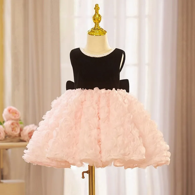 

New Year' Eve Girl Babie, Graping The Week Primary And Secondary School Hot For Children, Flower Wedding Prince