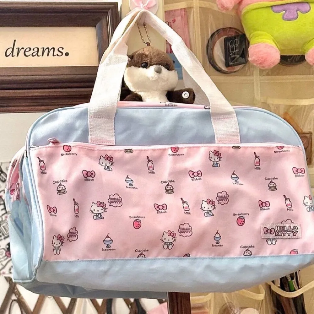 

Hello Kitty Travel Bag Cute Canvas Printed Large Capacity Crossbody Bag for Women Air Travel Dopamine Shoulder Bag