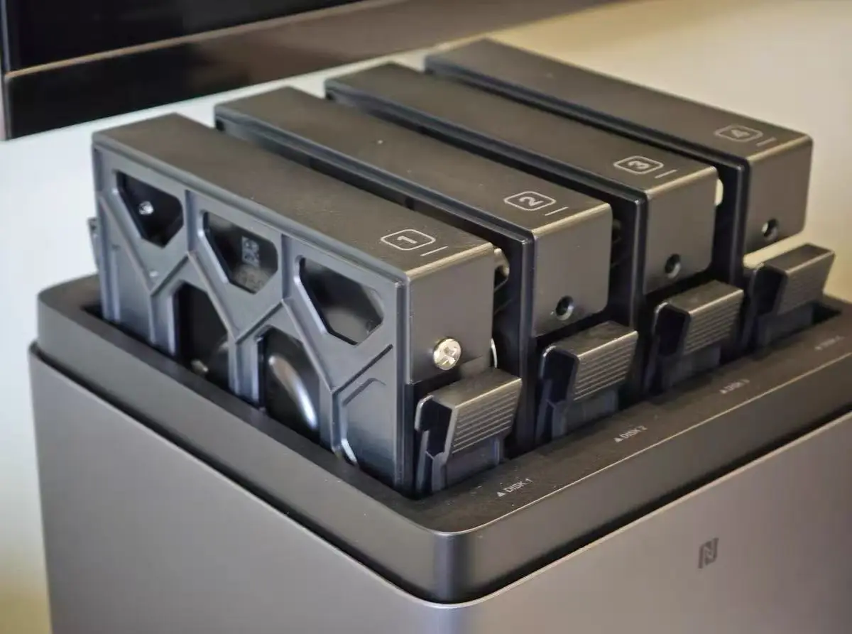 TLF UGREEN DH4300 Plus new four-bay NAS network storage server, hard drives not included.