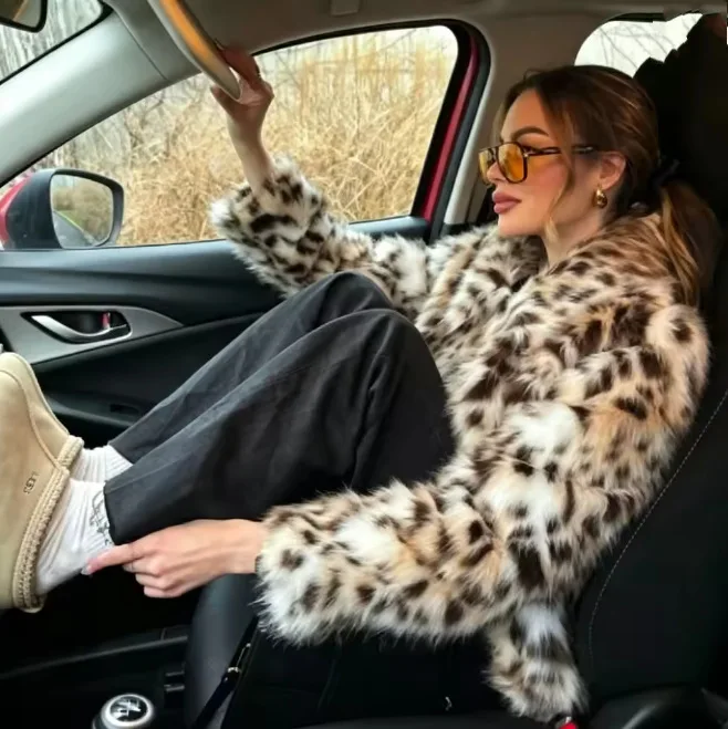 Fur jacket women's clothing popular wild leopard print short lapel imitation leather fur coat