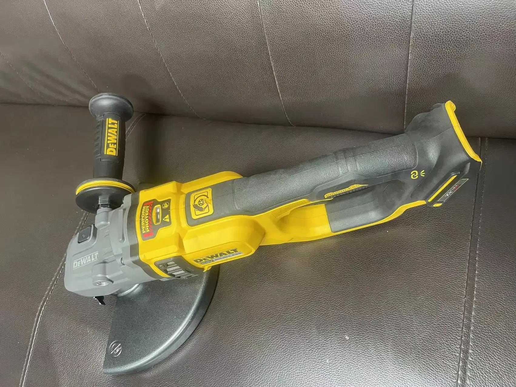 Dewalt DCG460NK 54v XR Flexvolt 230mm Brushless Angle Grinder，NEARLY NEW,TOOL ONLY