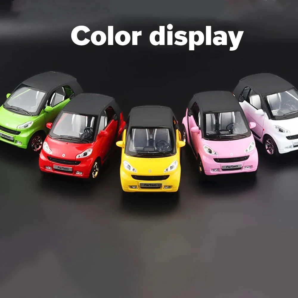 1/32 Bilancia SMART Giocattolo In Metallo In Lega Pressofuso Modello di Auto Simulazione Veicolo Suono E Luce Tirare Indietro Giocattoli Per Il Ragazzo Regali Di Compleanno