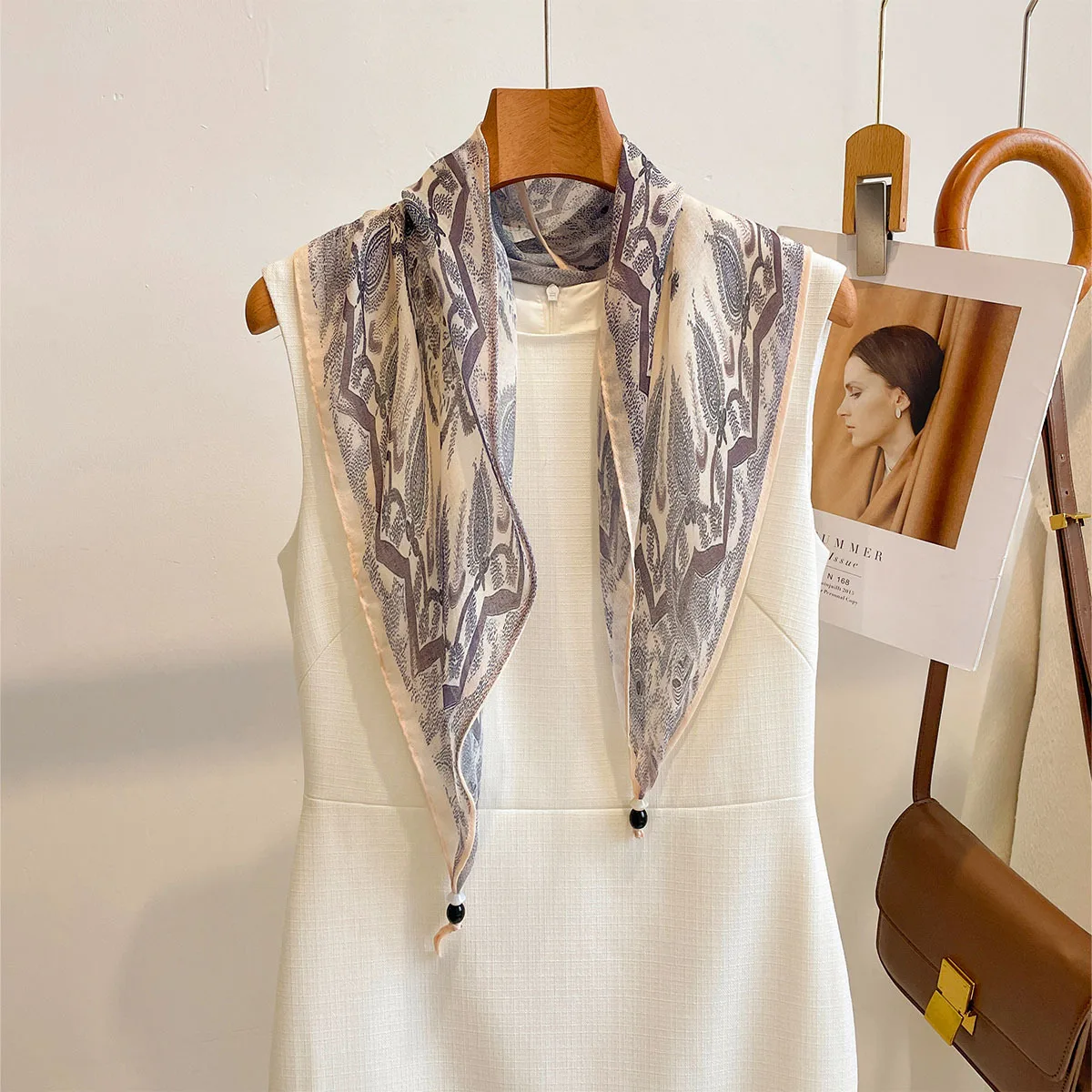 

Cashew Scarves With Pendant Jeans Pairing For Women Thin Diamond-shaped Scarf Bandanas Luxury Hijab Neckerchief Shawl Wraps