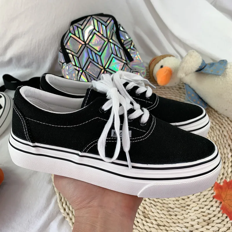 

Quality Women Summer Slip On Canvas Shoes Thick Sole Girls Checkered Sneakers Soft Insole Students Black Pump Canvas Shoes