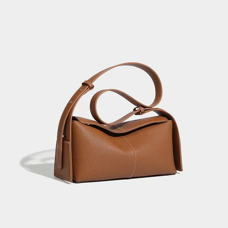 2024New Niche Designer Luxury Retro Pillow Bag Maillard Style Exquisite Versatile Shoulder Bag High-end Casual Simple Eaves Bag