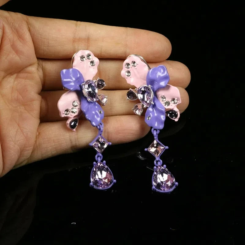 

Spring and Summer Light Luxury Long Flower Water Drop Fringed Pendant High-quality Spray Paint Craft Earrings Sweet Stud Earring