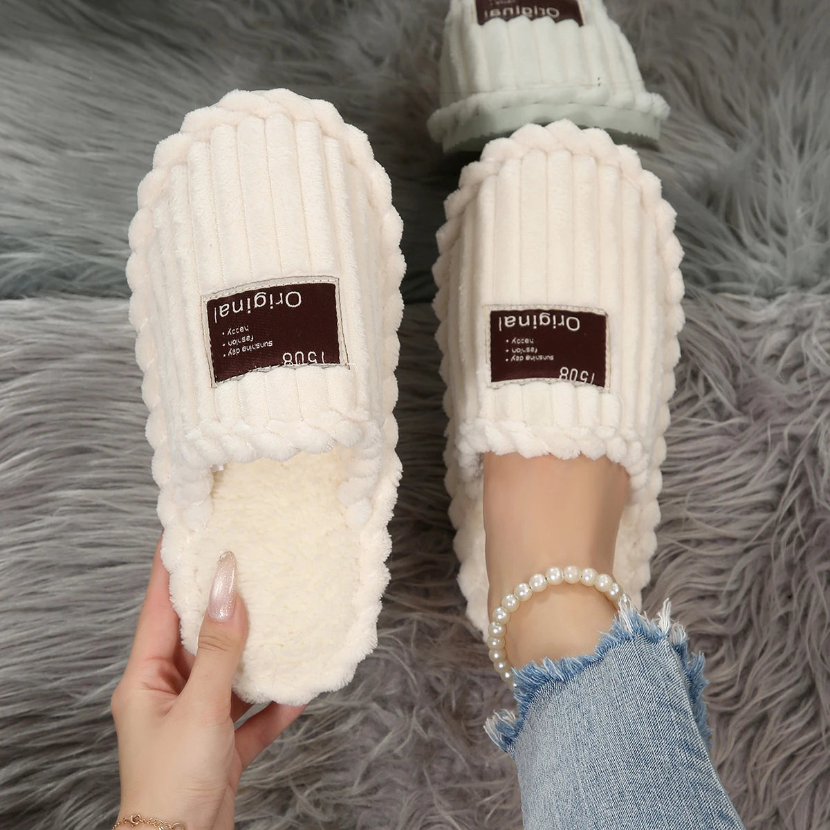 

2025 женские зимние пляжные теплые модные тапочки, домашняя нечеткая обувь, женские нескользящие дышащие повседневные тапочки с ковровым покрытием, женские шлепанцы