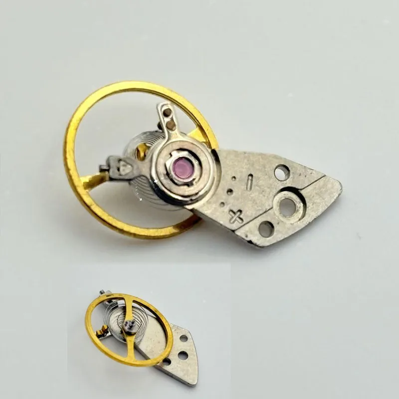 Watch accessories disassembly Japanese 8200 balance wheel with splint and even balance with hairspring and set balance