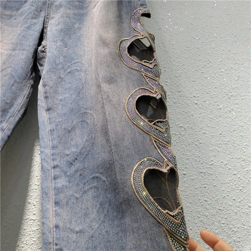 Design Sense Heart-shaped Hollow Out Harlan Jeans for Women in Early Spring 2025 Fashionable and Slim Retro Cropped Pants