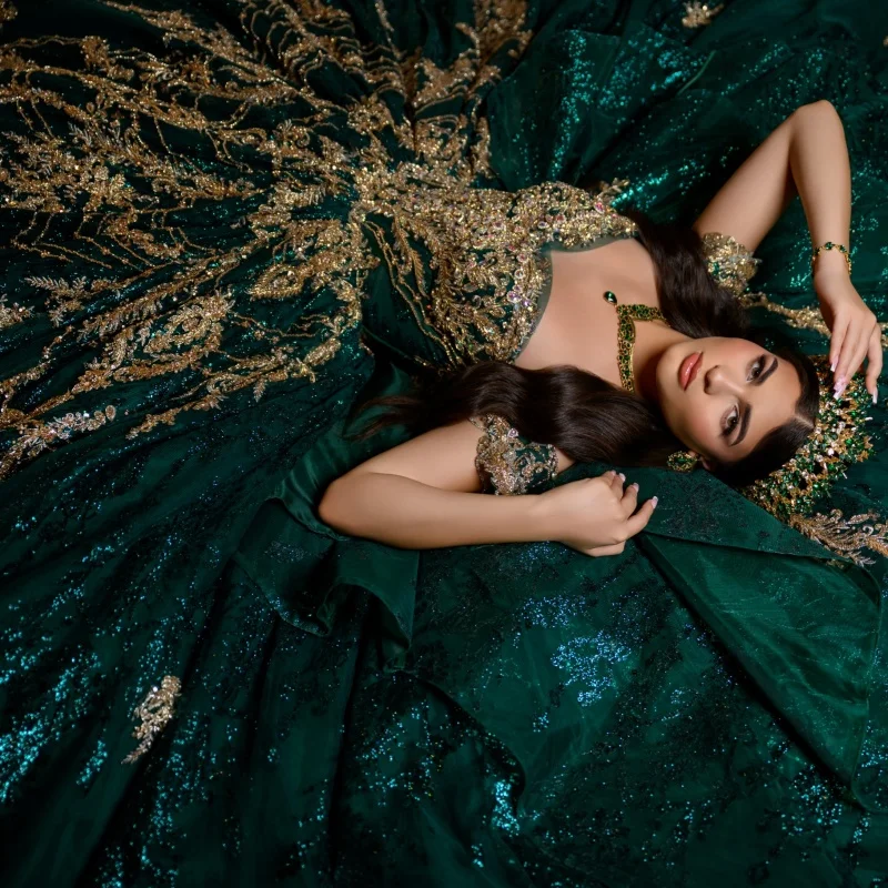 Dark Green Quinceanera Dress Golden Glitte Crystal Decal Layering Long tail off-shoulder Vestidos De 15 Quinceanera Customize