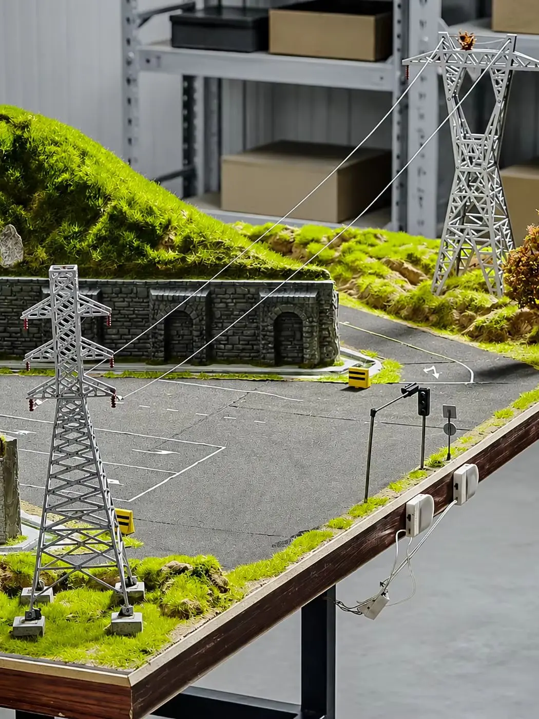 1/200 Maßstab Realistischer Hochspannungs-Elektroturm Mini-Modell für Modelleisenbahn-Diorama Mikrolandschaft Szenerie – Detail 1