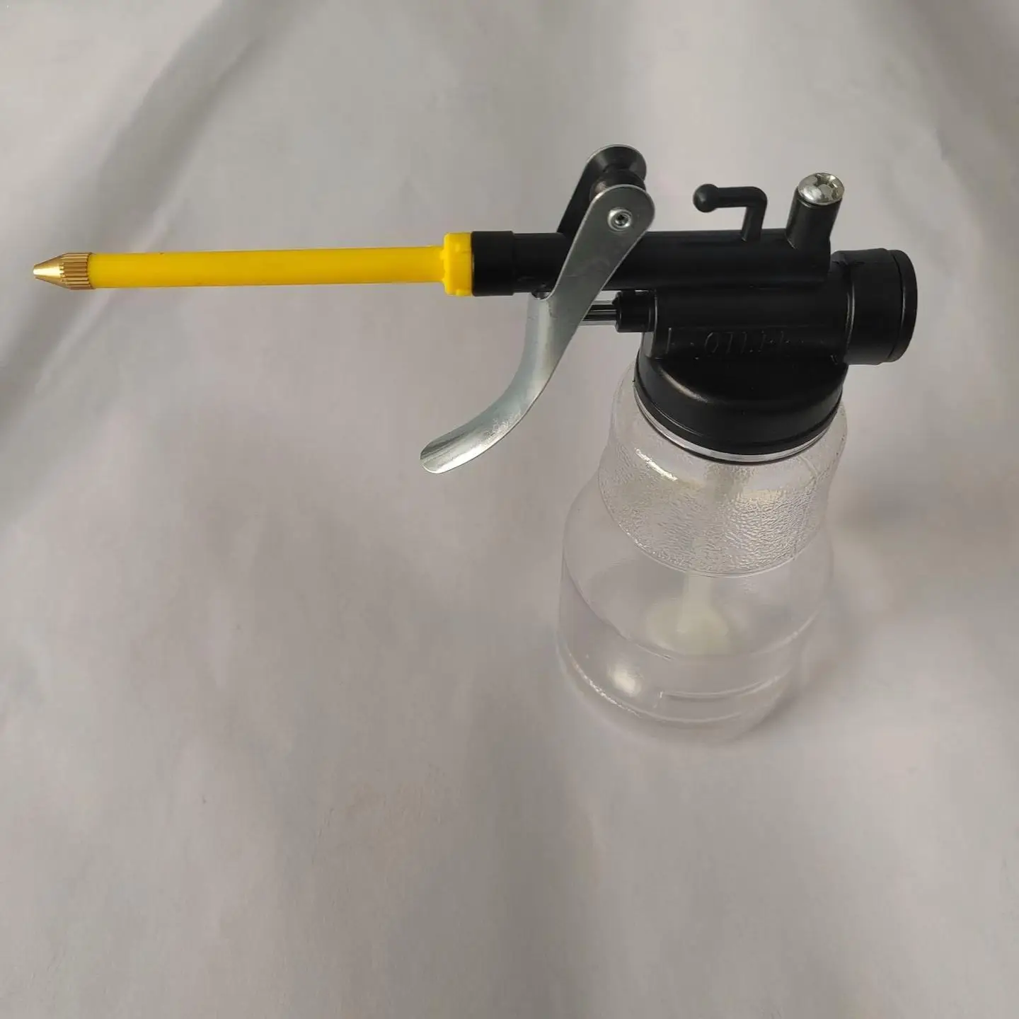 

Набор для подачи смазки под высоким давлением 250/350 мл: пластиковая масленка с мини-насосом, инжектором и аксессуарами для инструментов