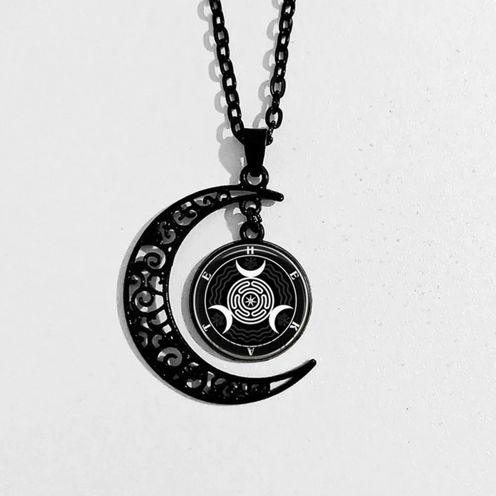 Moon Pendant Necklace Alloy Chic Design Comfortable Wear for Daily Casual Official Occasions Trendy Moon Jewelry for Women Teen