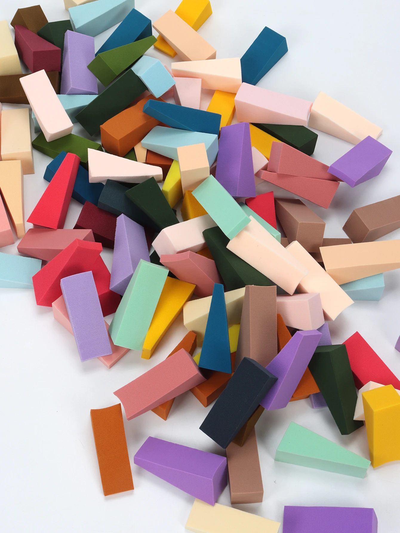 ランダム台形パウダーパフ 10-20-30-50-100 個、ウェットおよびドライメイクアップツール、すべての肌タイプに適しています