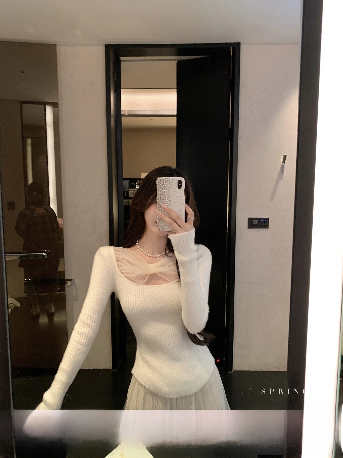 

Белый вязаный свитер YOLI с узлами, женский, приталенный, из шелковистой ткани, с многослойным воротником, длинными рукавами, из полиэфирного волокна