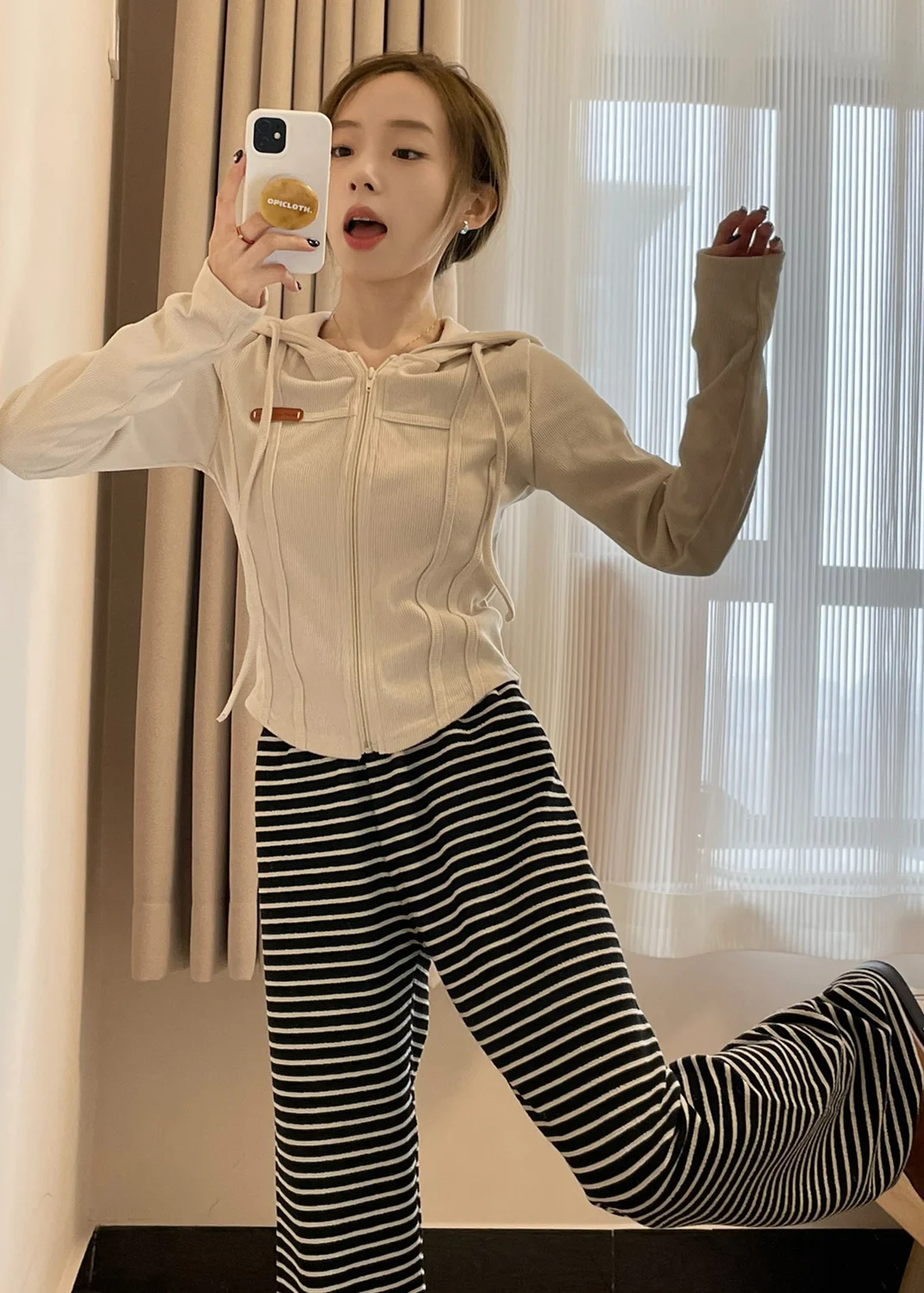 

2023 New Hooded Zipper Cardigan Woman SpringRetro Slim Fit Sport Coat Short Crop Long SleeveTop Casual Jacket Women Clothing