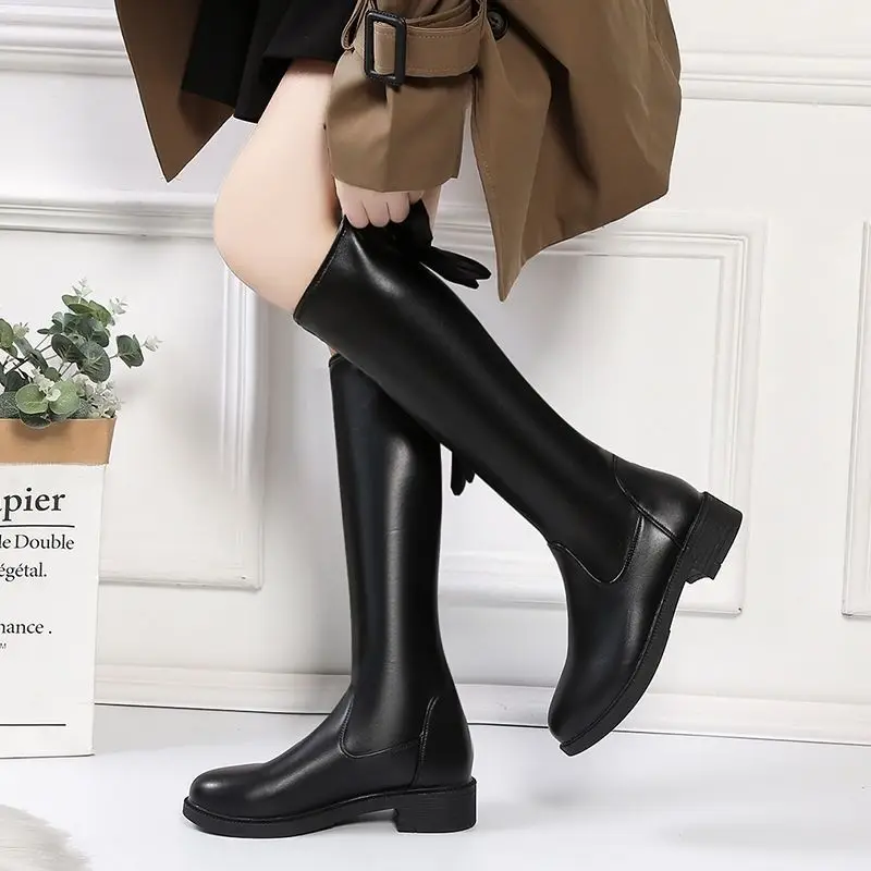 Winter Knee High Shaft Shoes for Woman Cute Footwear Black Elegant with Low Heels Long Kawaii Women\'s Boots Sale Spring 2024 New