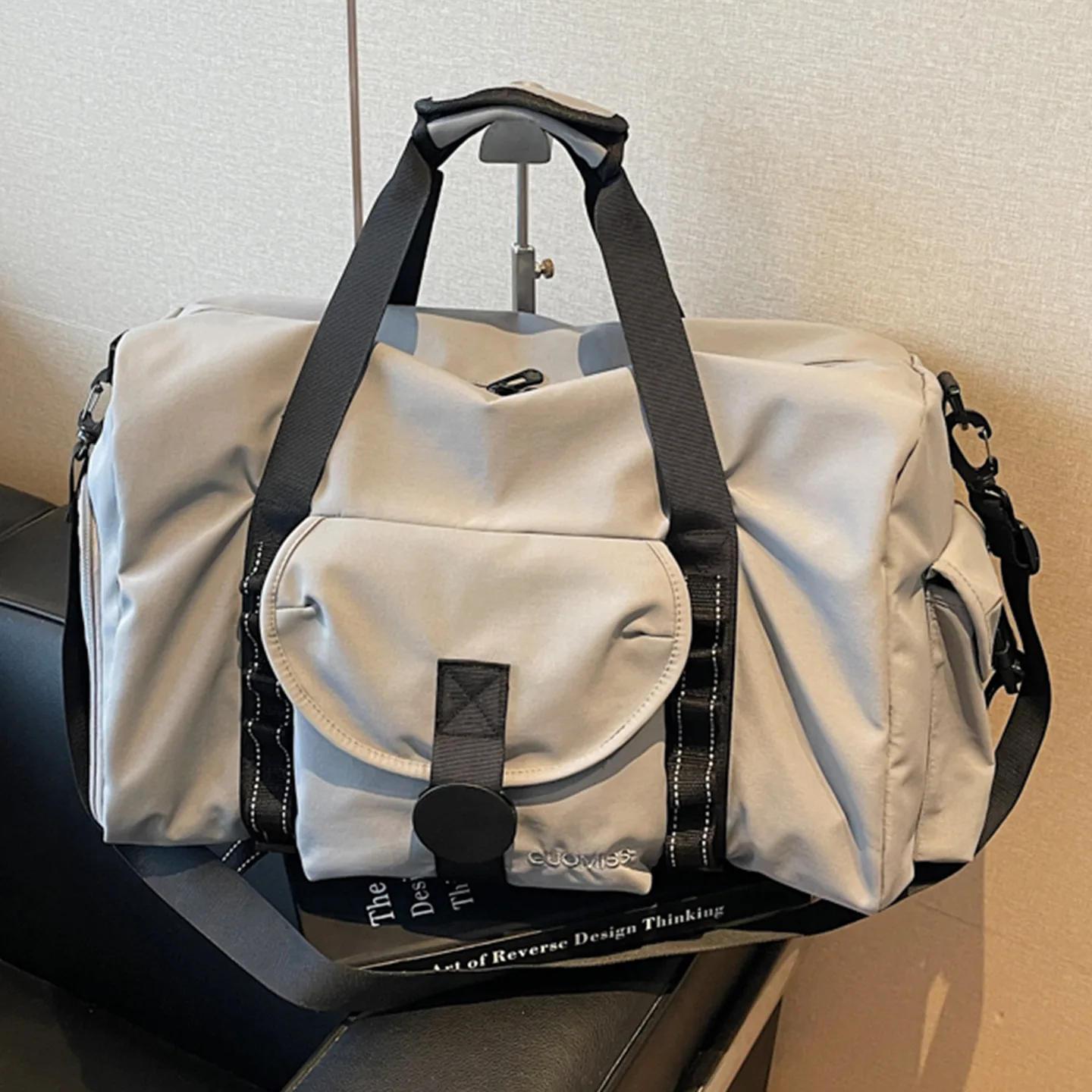 

Multi-Functional Men's Sports Gym Bag Wet Dry Separation Lightweight Women Handheld Travel Bag Large Capacity Fitness Bag