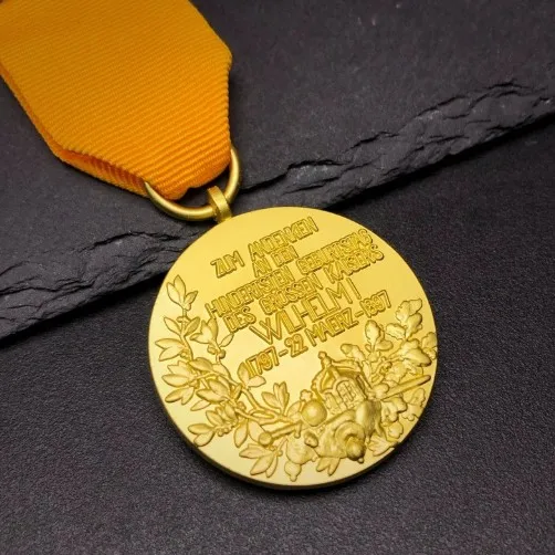 Vintage Gold Plated Medal, Foreign Emblem, Metal Commemorative Medal, Hanging Metal Crafts