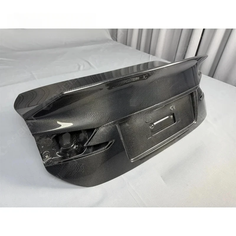 

Lightweight Carbon Fiber Rear Trunk Lid With Duckbill Spoiler Exterior Body Parts For RC200t RC300 RC350 RC F 2015-2018