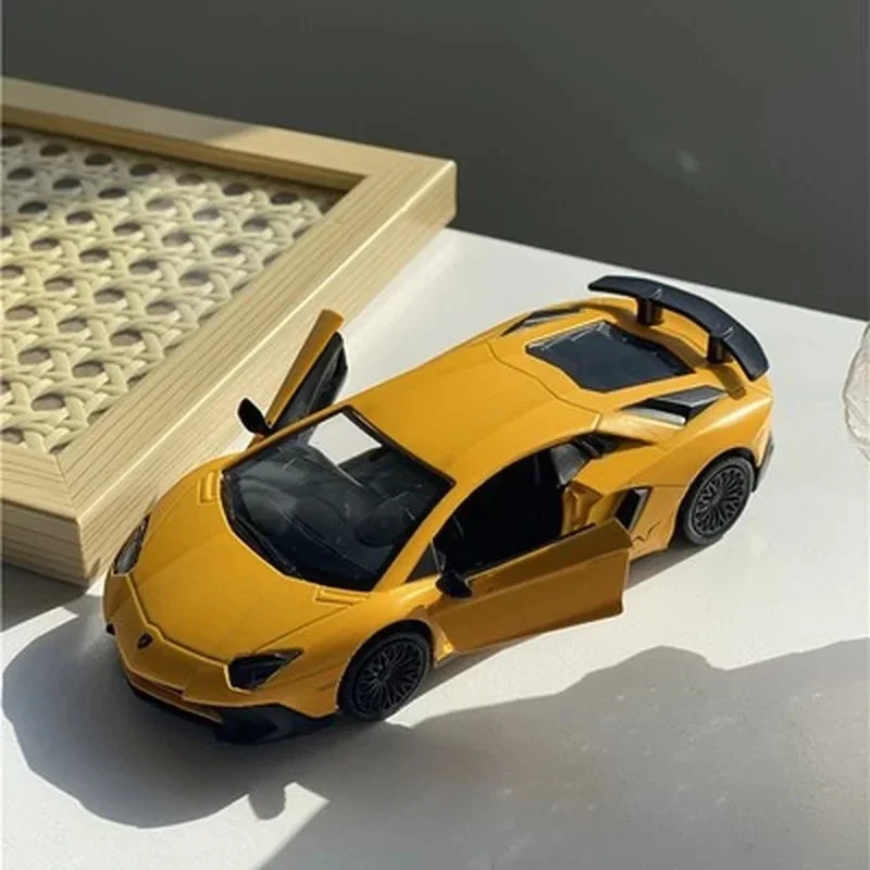 1:36 Aventador LP750-4 SVJ Coupe coche de juguete RMZ City Diecast Metal miniatura modelo extraíble colección regalo para niño