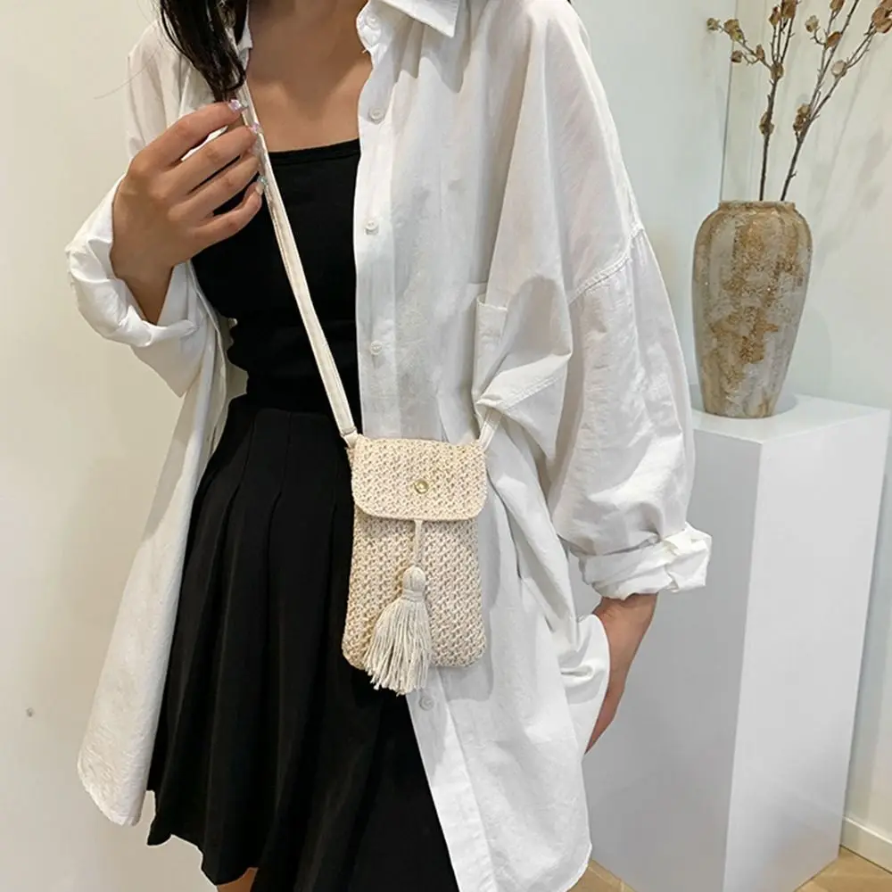 

Leisure Weaving Straw Woven Handbag Long Tassel Handmade Woman Phone Pouch Elegant Niche Design Woven Beach Bag Female
