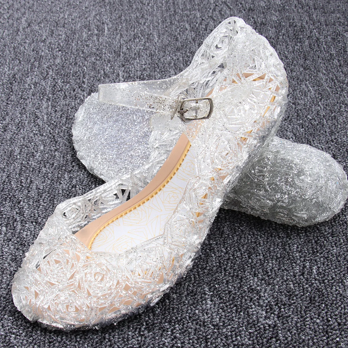

1 Pair Baby Girl Sandals Pvc Comfortable Adjustable Straps Summer Shoes Jelly Sandal For Girls Princess Style Size 34 (White)