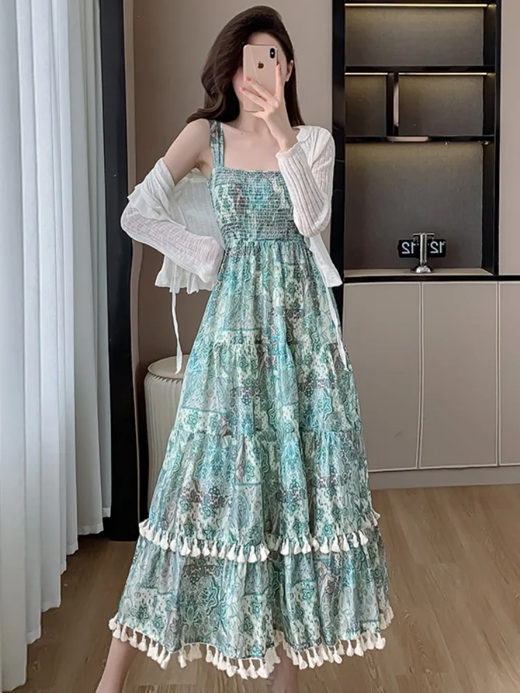 ブルーの花柄プリントホルターネックワンピース レディース 夏 2025 新作 ビーチバケーション ロングスカート 超美スカート エレガント ハイウエスト ガウン