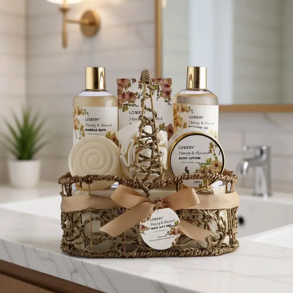 

Набор для роскошного спа-ухода и ванны с миндалем - гель для душа, пенка для ванн, лосьон, соли для ванн, бомбочка для ванны, мочалка и подарочная корзина