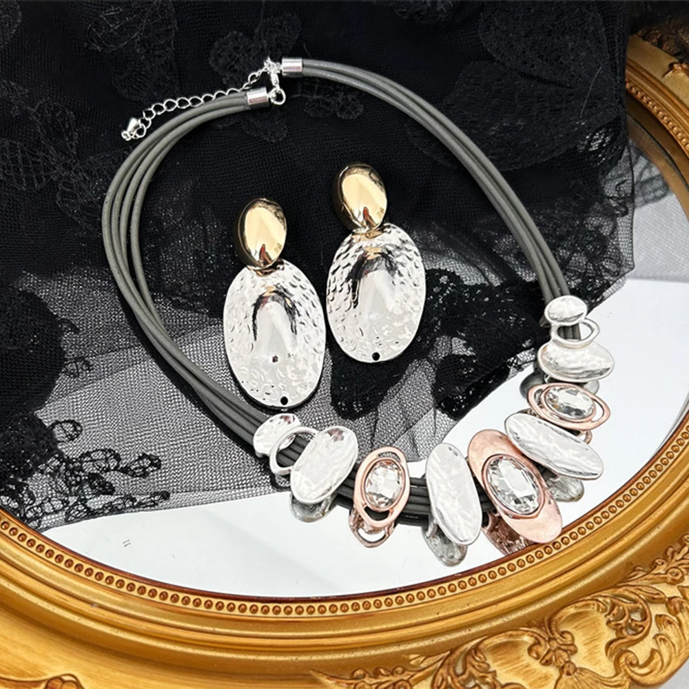 

Metal Oval Drop Earrings for Women Vintage Niche Design Jewelry Set Personality Exaggerated Fashion Daily Wear Accessories