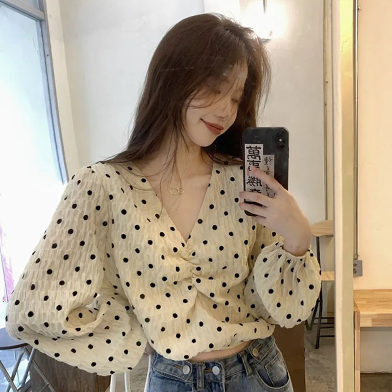 Sweet Spring Design Polka Dot Long Sve V-Ne Bubble Sve ort irt Women's Retro Chic Top Korean Sle Commute Wind