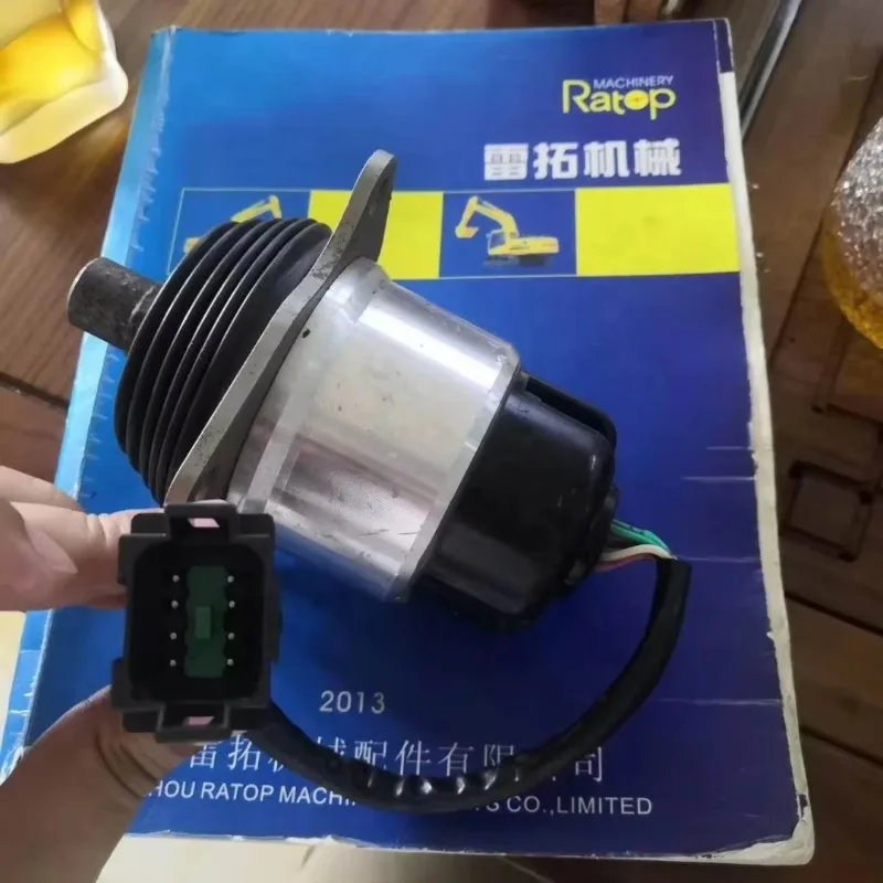 New High Quality D155AX-6 D155 PPC Valve 702-16-02340 702-16-02242 Level Assembly