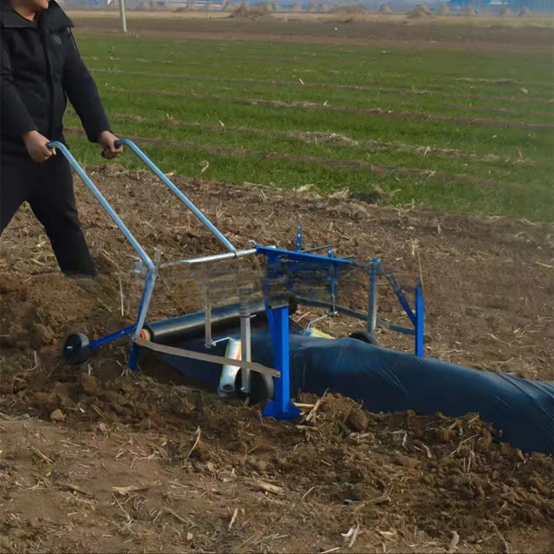 Plastic filmmulchmachine voor landbouwplanten, plassen en persen, trekken