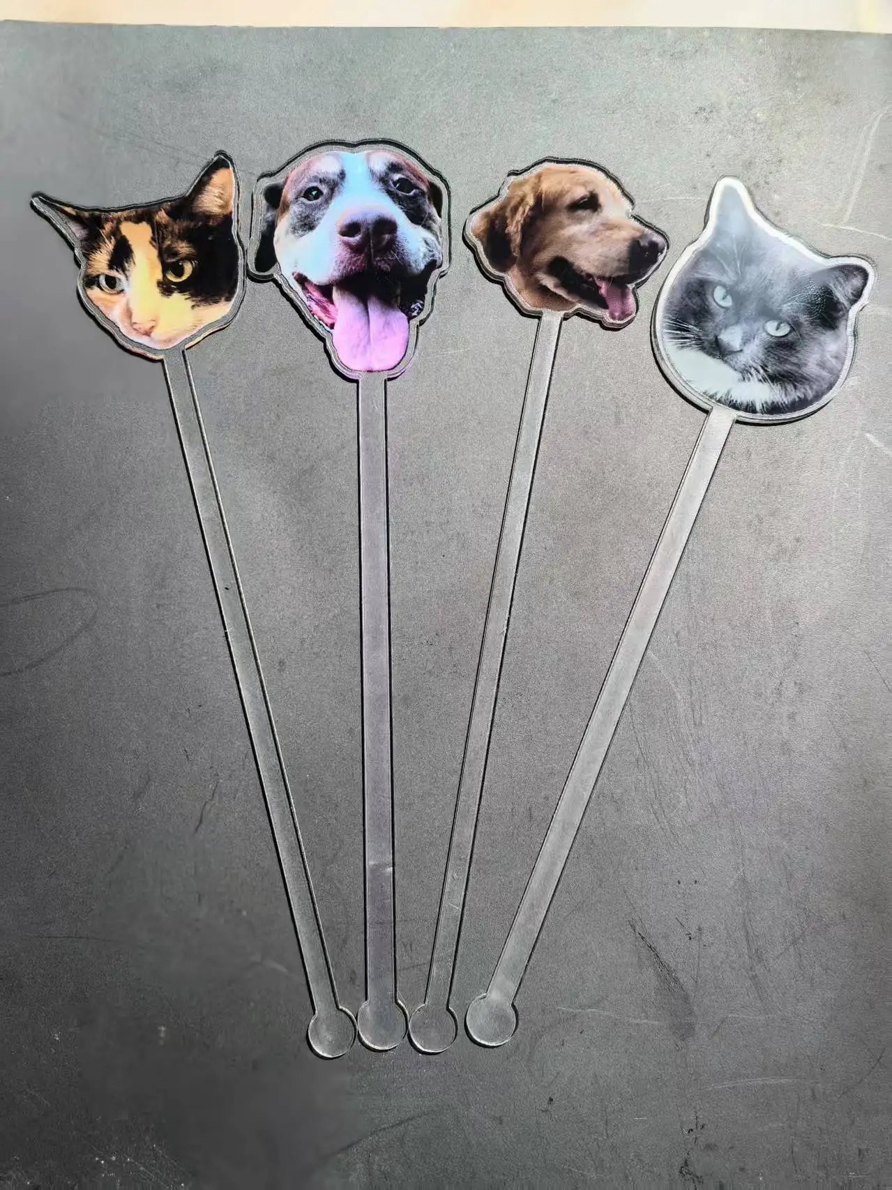 محرك مشروبات الحيوانات الأليفة المخصص، محرك الكوكتيل، هدايا الزفاف، ديكورات الطاولة، أدوات الشرب الأكريليك للحفلات، عصا التحريك التذكارية