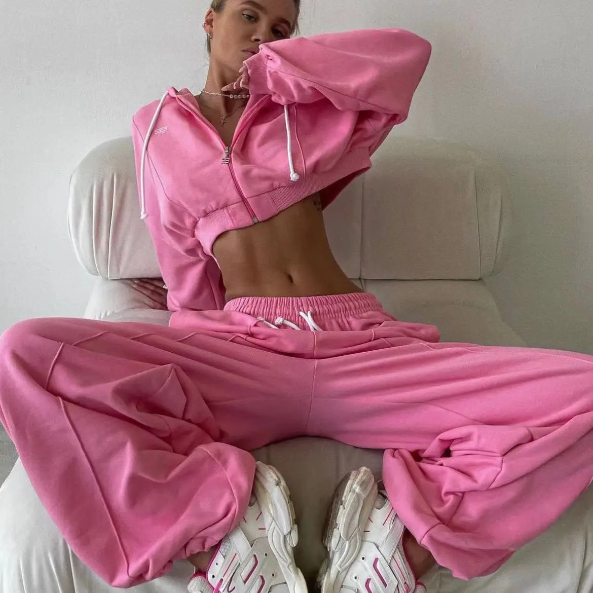 

Pink Two Piece Set for Women Zipper Short Hoodies Long Pants Sets Hip Hop Trouser Sets with Pockets Women's Sports Suit