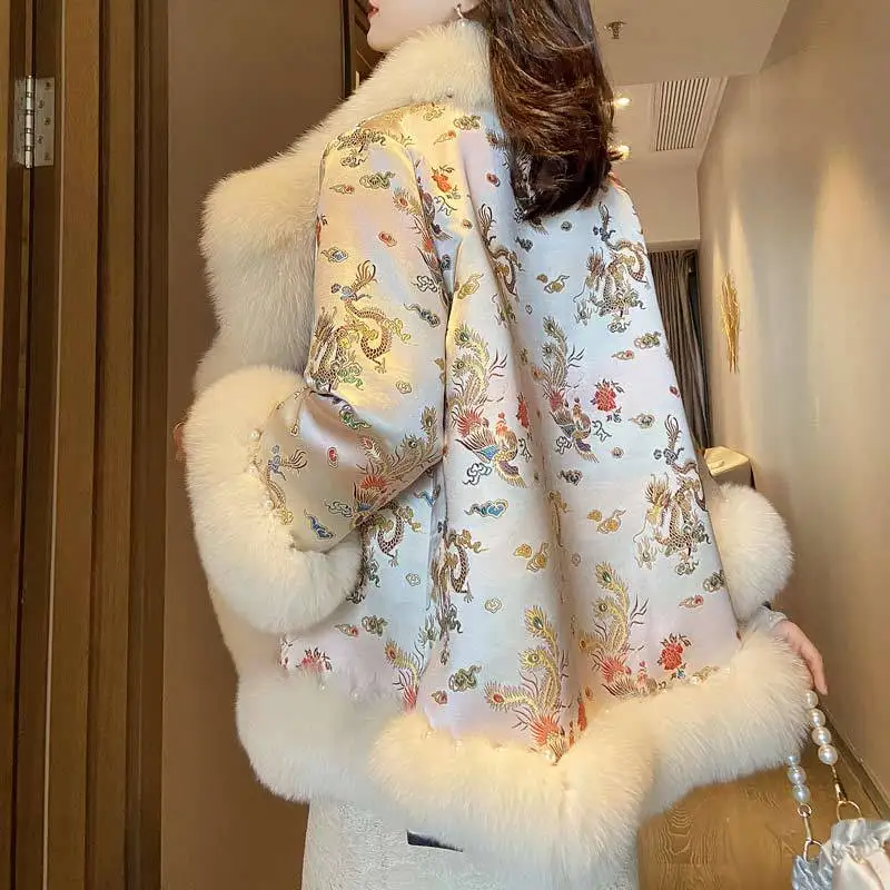 Abrigo bordado para mujer, chaqueta de piel sintética de invierno, traje Tang con cuentas Harajuku, capa elegante para mujer, casacos de inverno femeninos