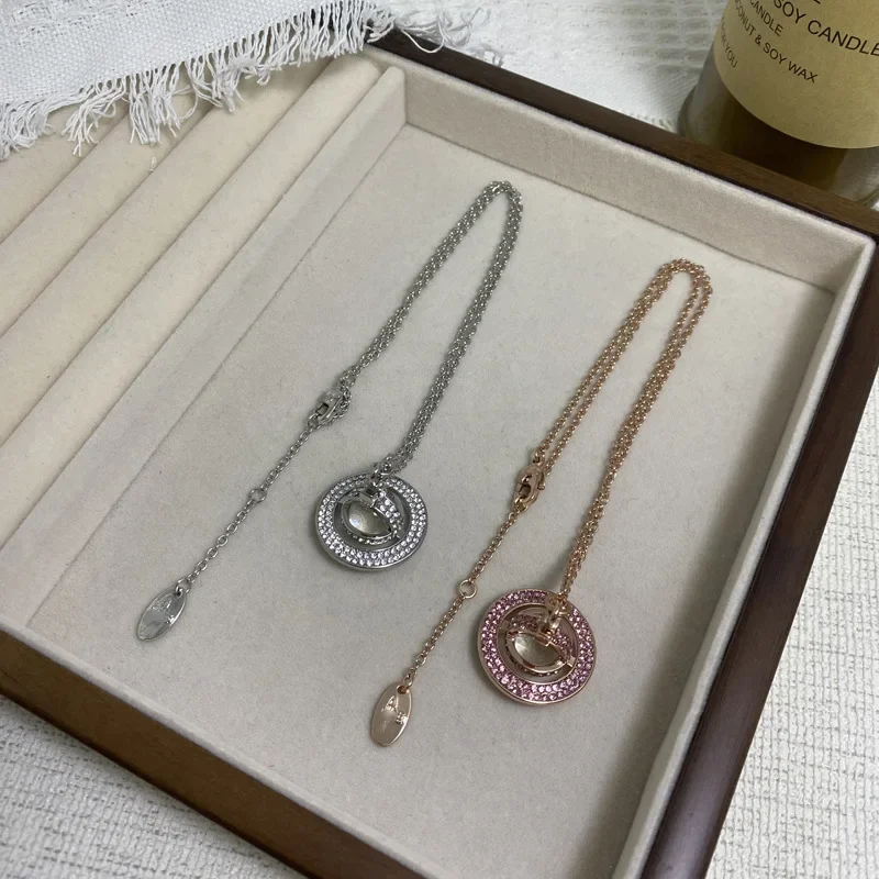 المألوف صف مزدوج ثلاثية الأبعاد زحل UFO قلادة المرأة سلسلة الترقوة ضوء تصميم فاخر الإحساس الوهق قلادة مجوهرات