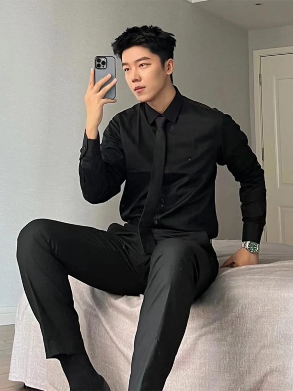 

Sli Long Sve Men's irt Bla Sexy Casual Inner Wear Spring Faion Trend Slim Fit Pure Color Point Collar Busin Wear