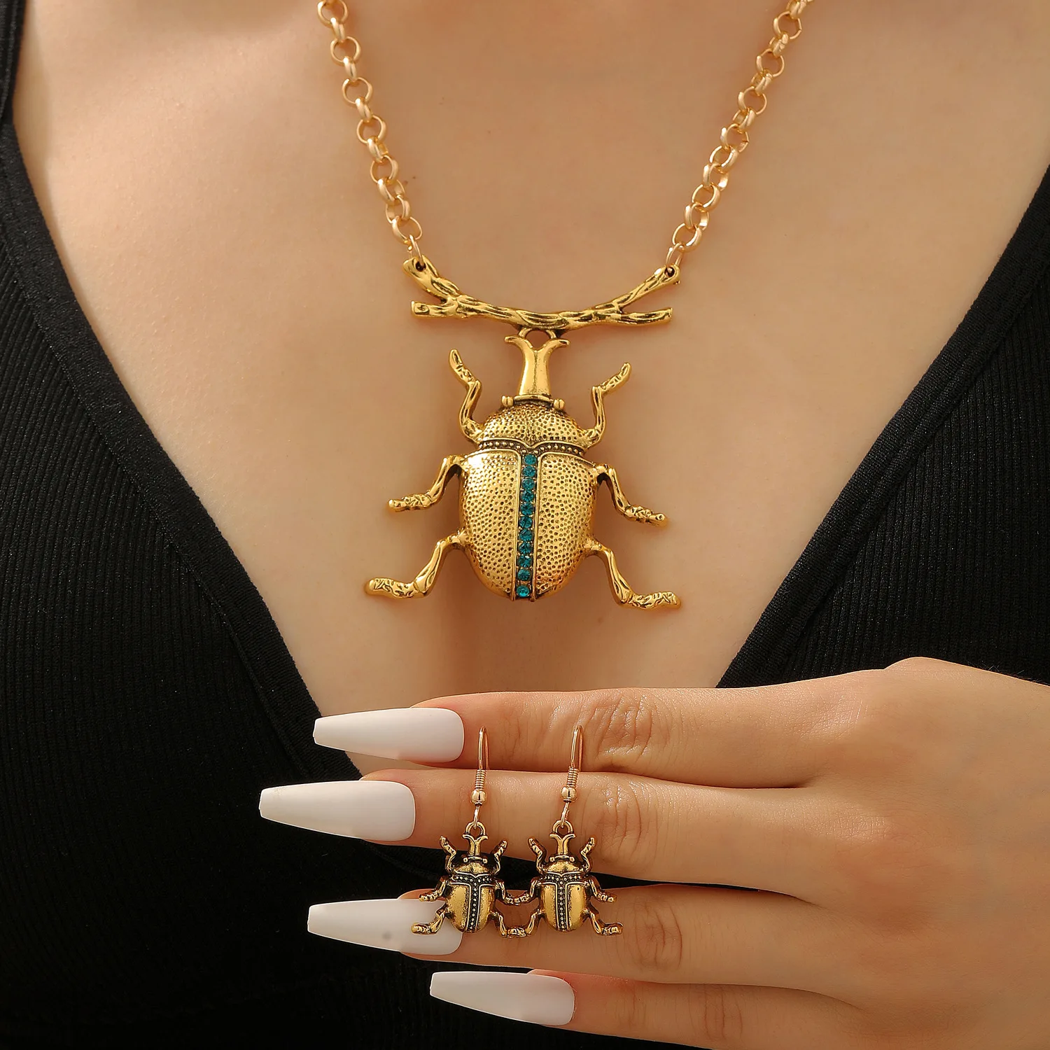 

Retro Style Metal Chain Insect Beetle Pendant Necklace Earrings Sets for Women Fashion Jewerly Sets Halloween Jewelry Gift