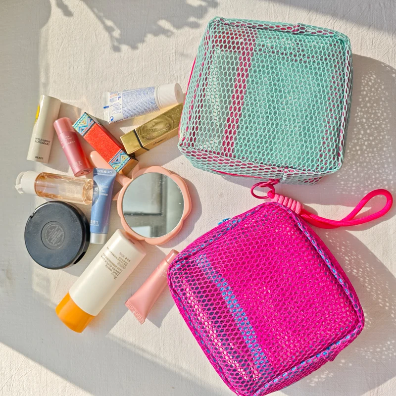 Portable Travel Storage Bag High-Capacity Cosmetic Storage Bag Travel Makeup Organizer Cosmetic Bag for On-the-Go