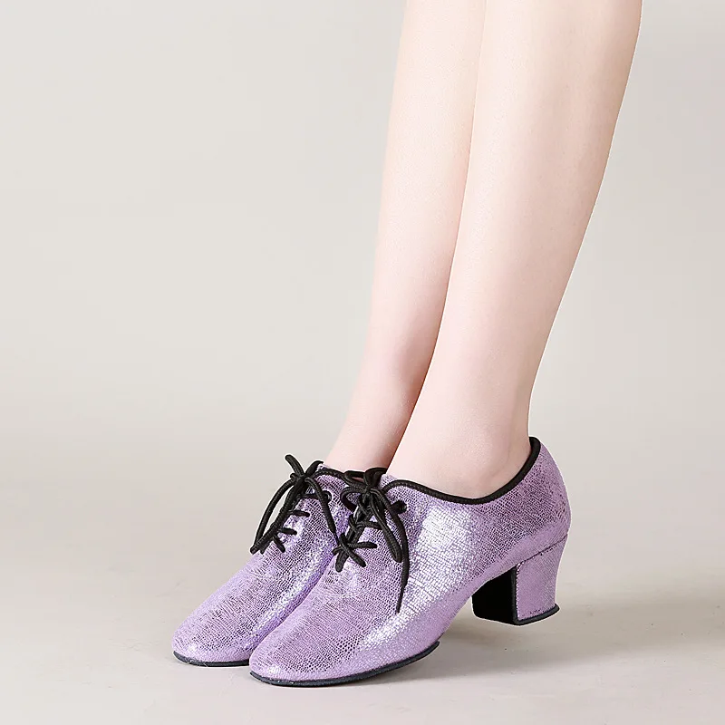 Couro roxo brilhante Sapatos de dança latina para mulheres, tênis de dança de salão, dança quadrada da moda, confortáveis sapatos modernos para professores, novos